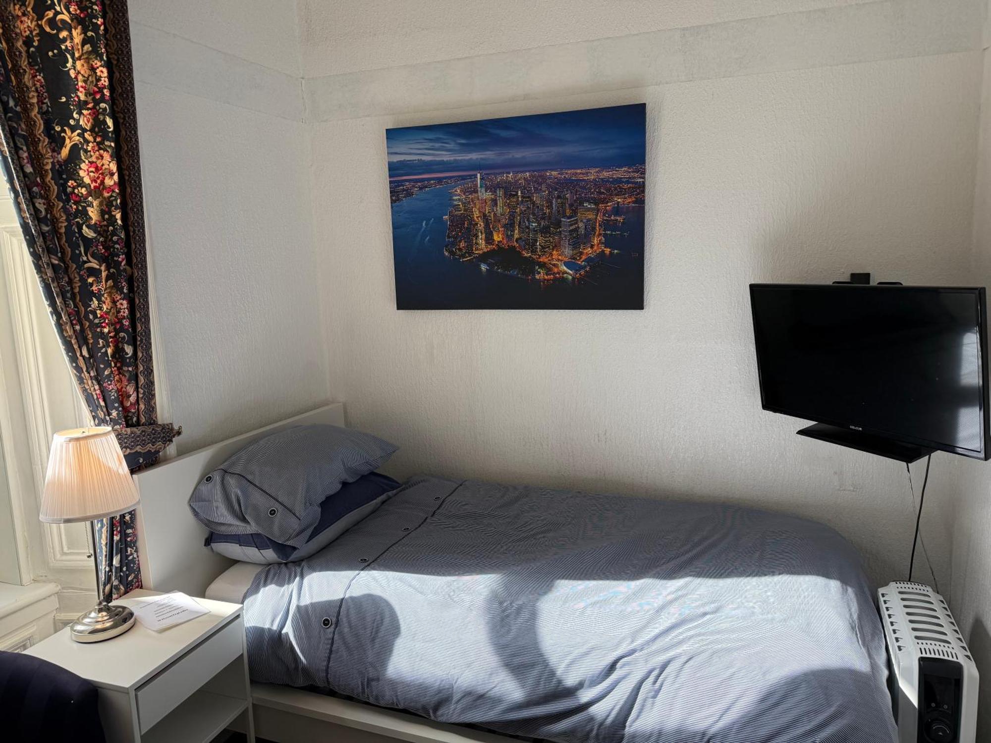 Camera Doppia con Letti Singoli con Bagno Privato